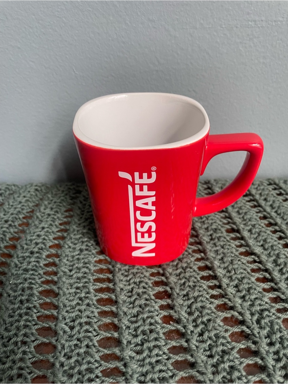 Nescafé Ceramic Red Mug Coffee Classic Vintage Design by Nestle 8oz Cup